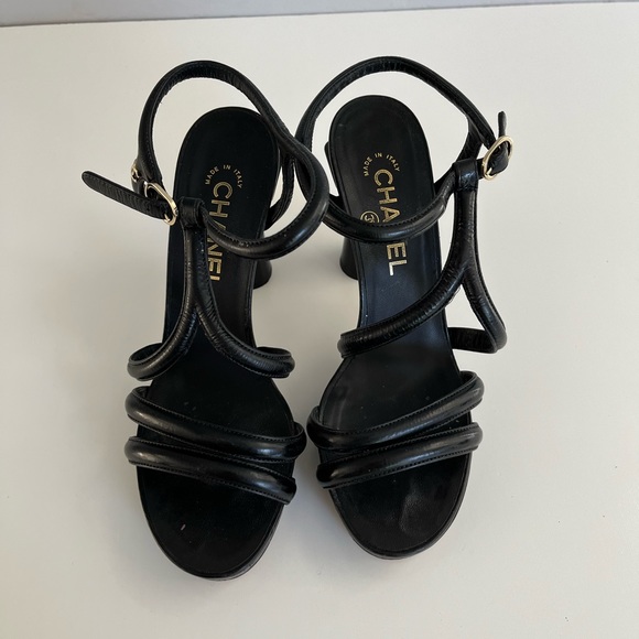 Auth CHANEL 2018 Runway Parthenon Grecian Column Heels - Picture 7 of 11